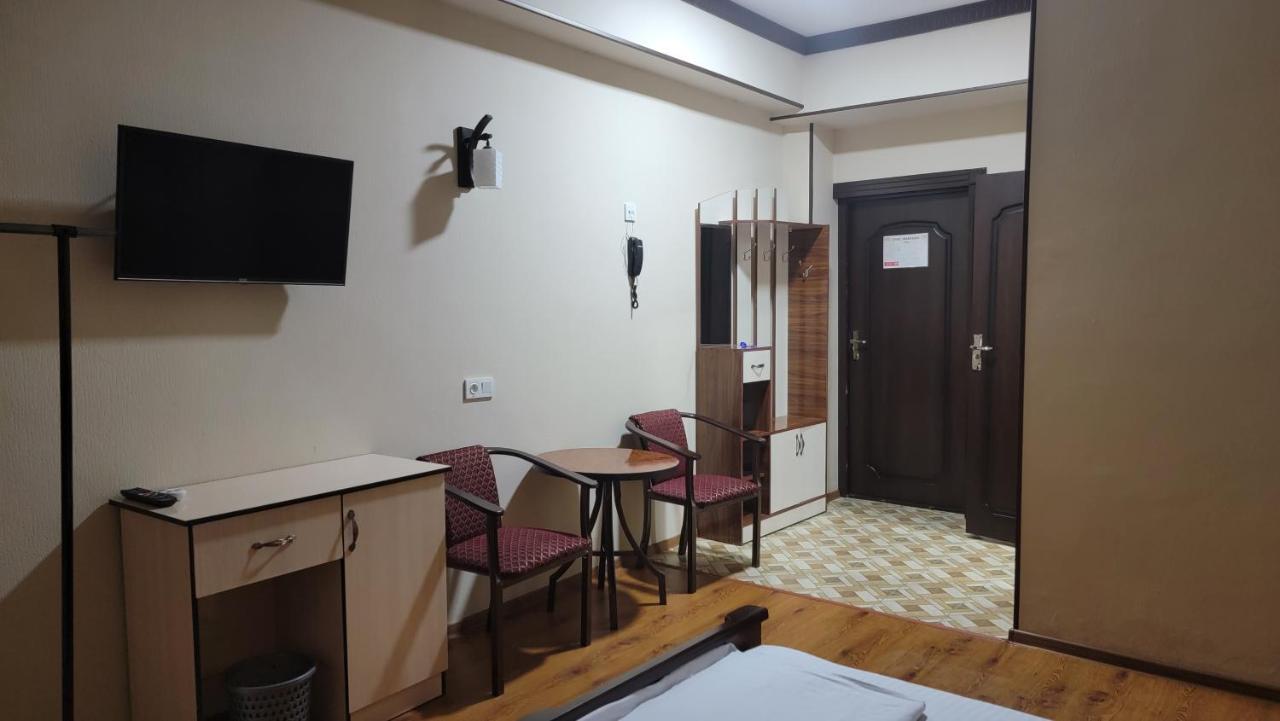 Hotel Mufarshox à Boukhara Extérieur photo